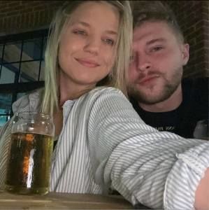 Meet your Posher, Tayler